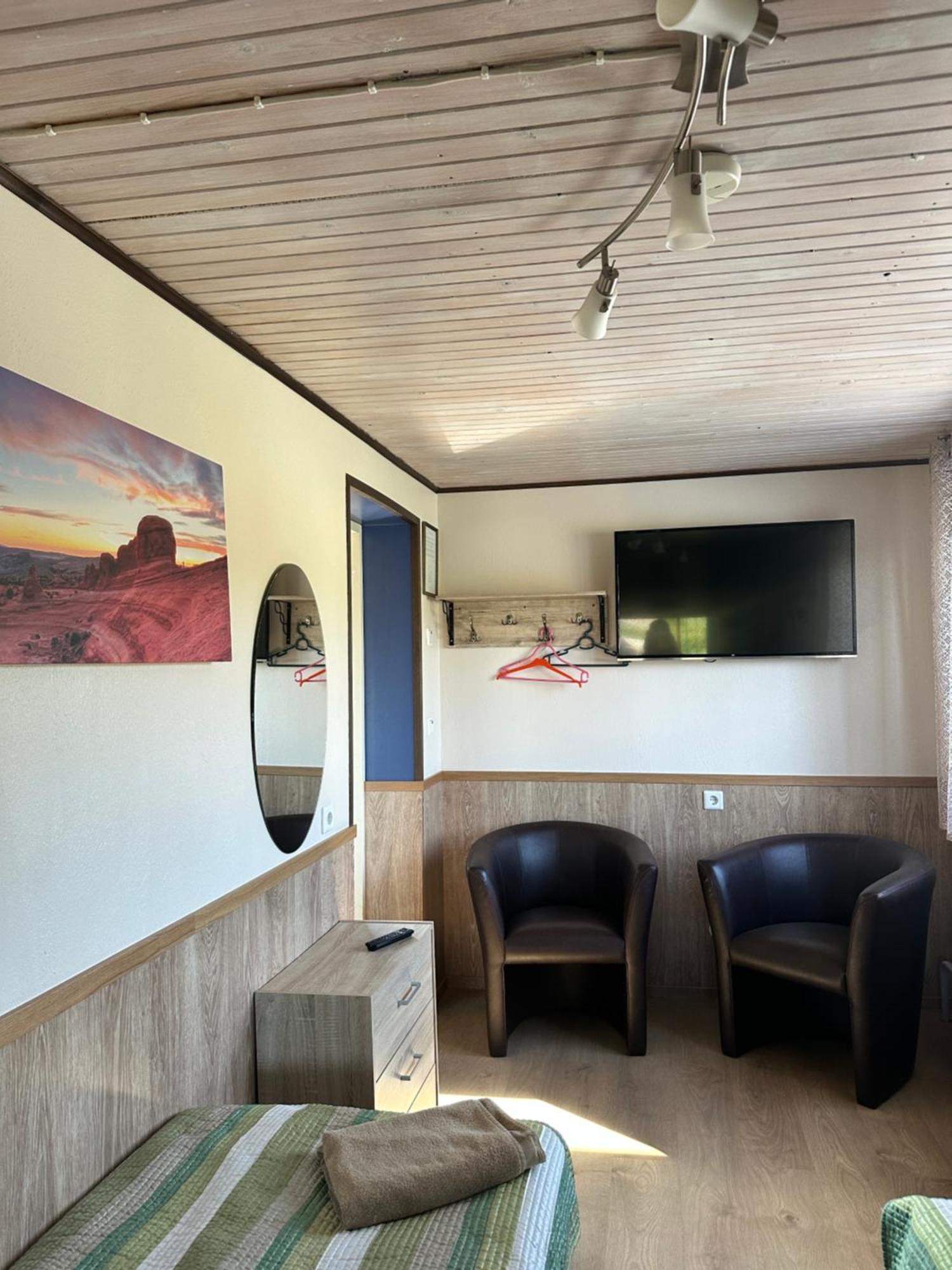 Guesthouse Maenniku パルヌ エクステリア 写真