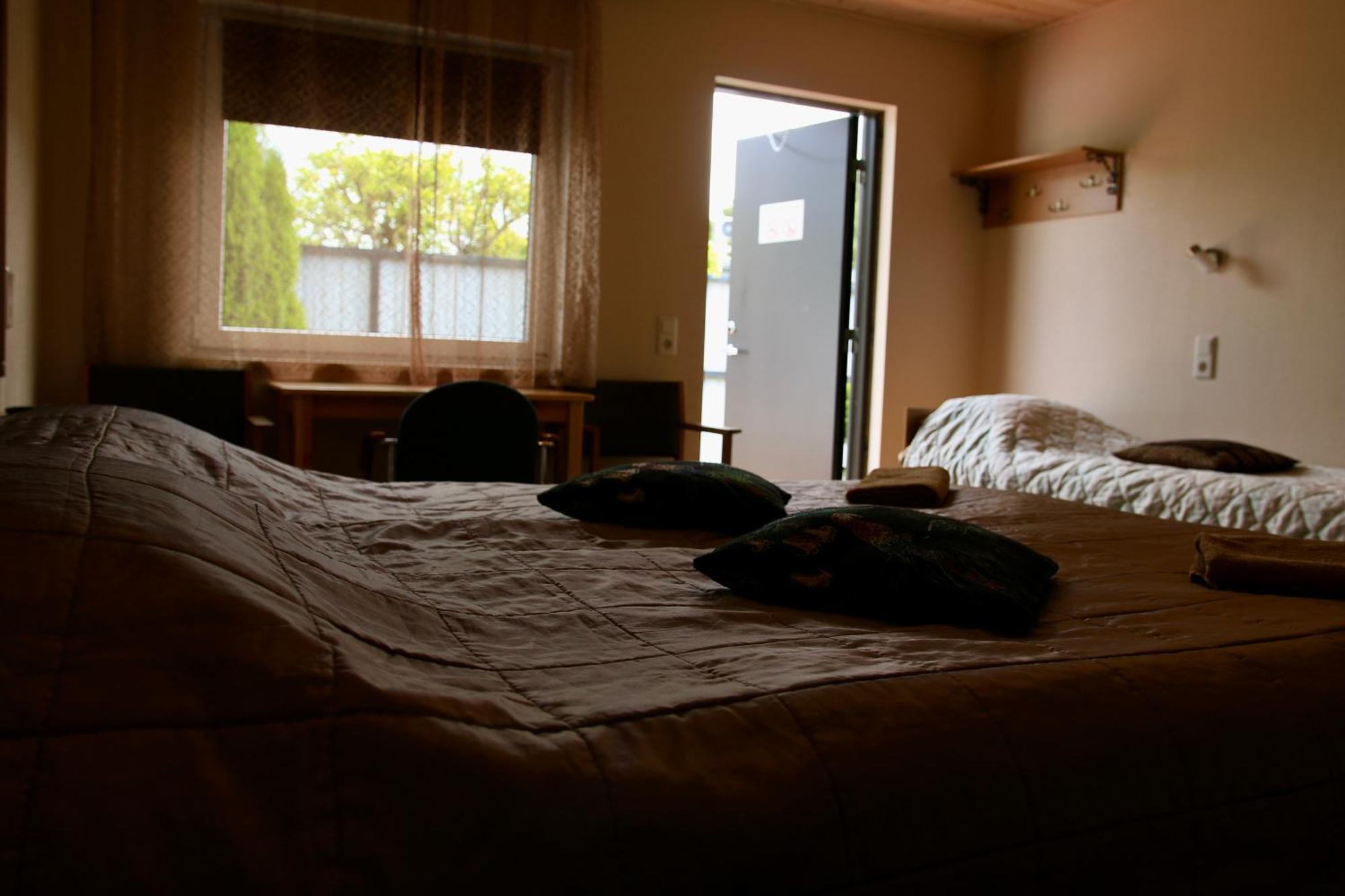 Guesthouse Maenniku パルヌ エクステリア 写真