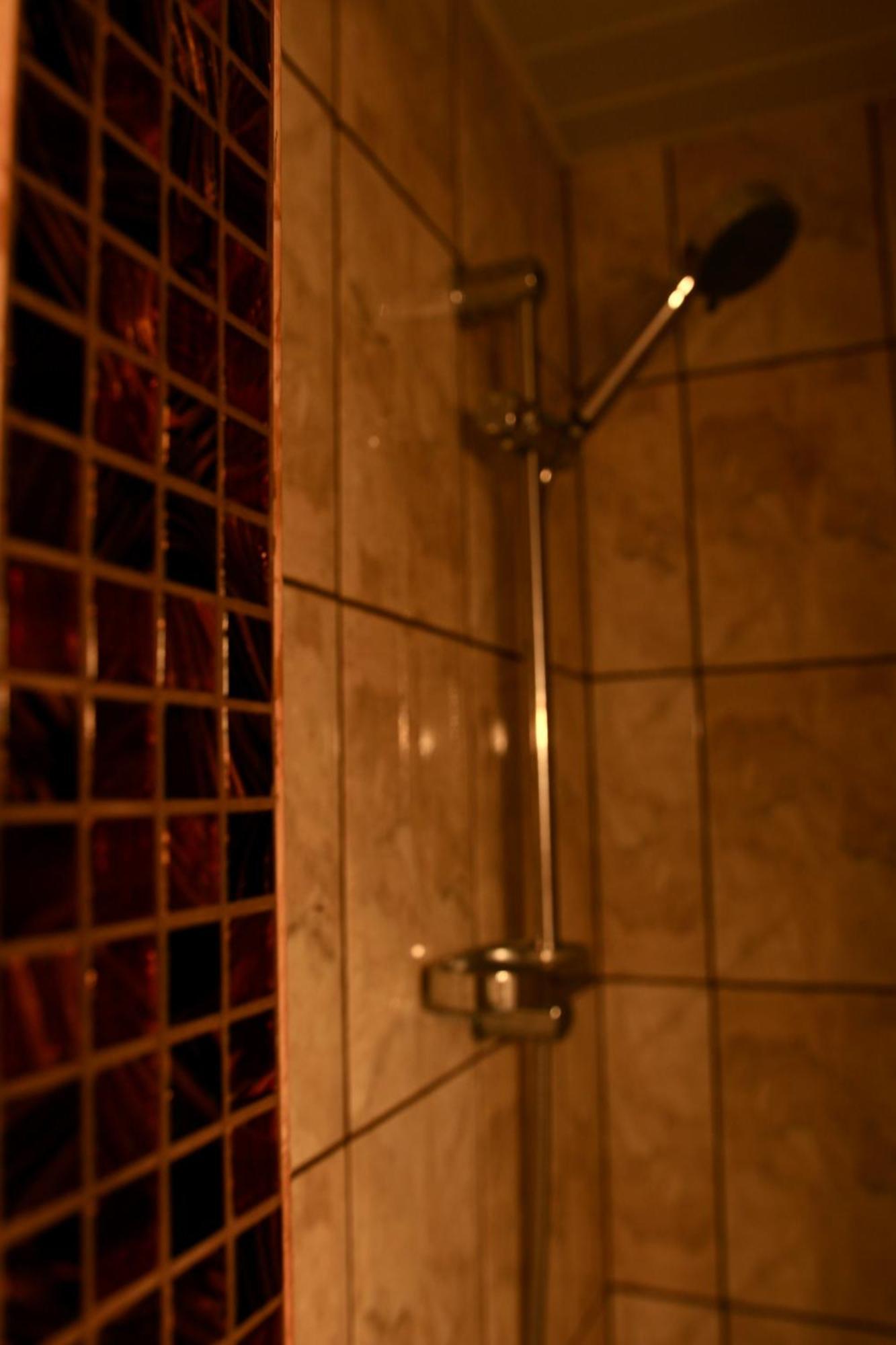 Guesthouse Maenniku パルヌ エクステリア 写真