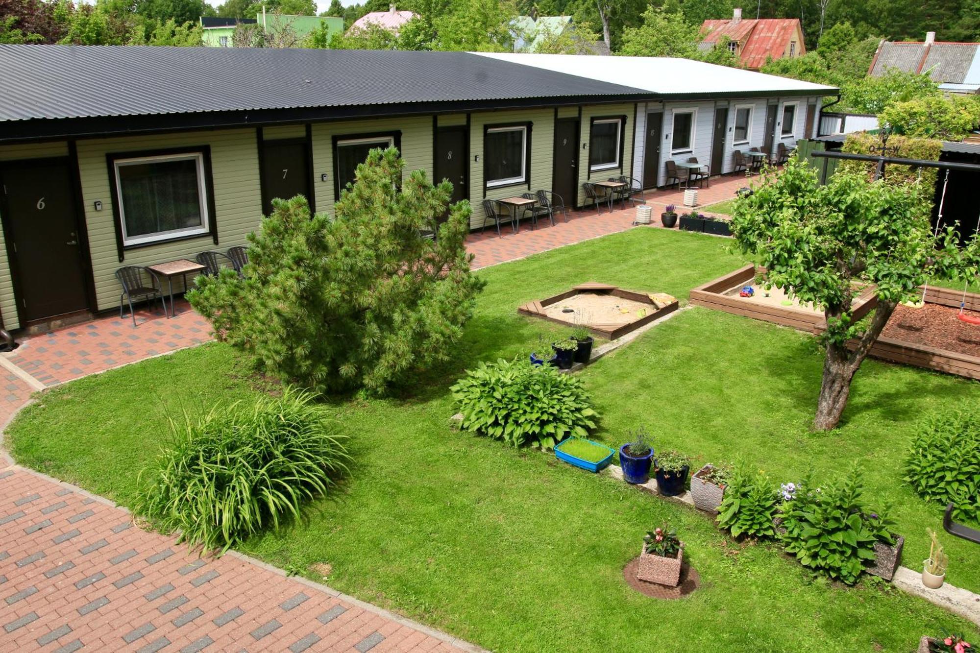 Guesthouse Maenniku パルヌ エクステリア 写真