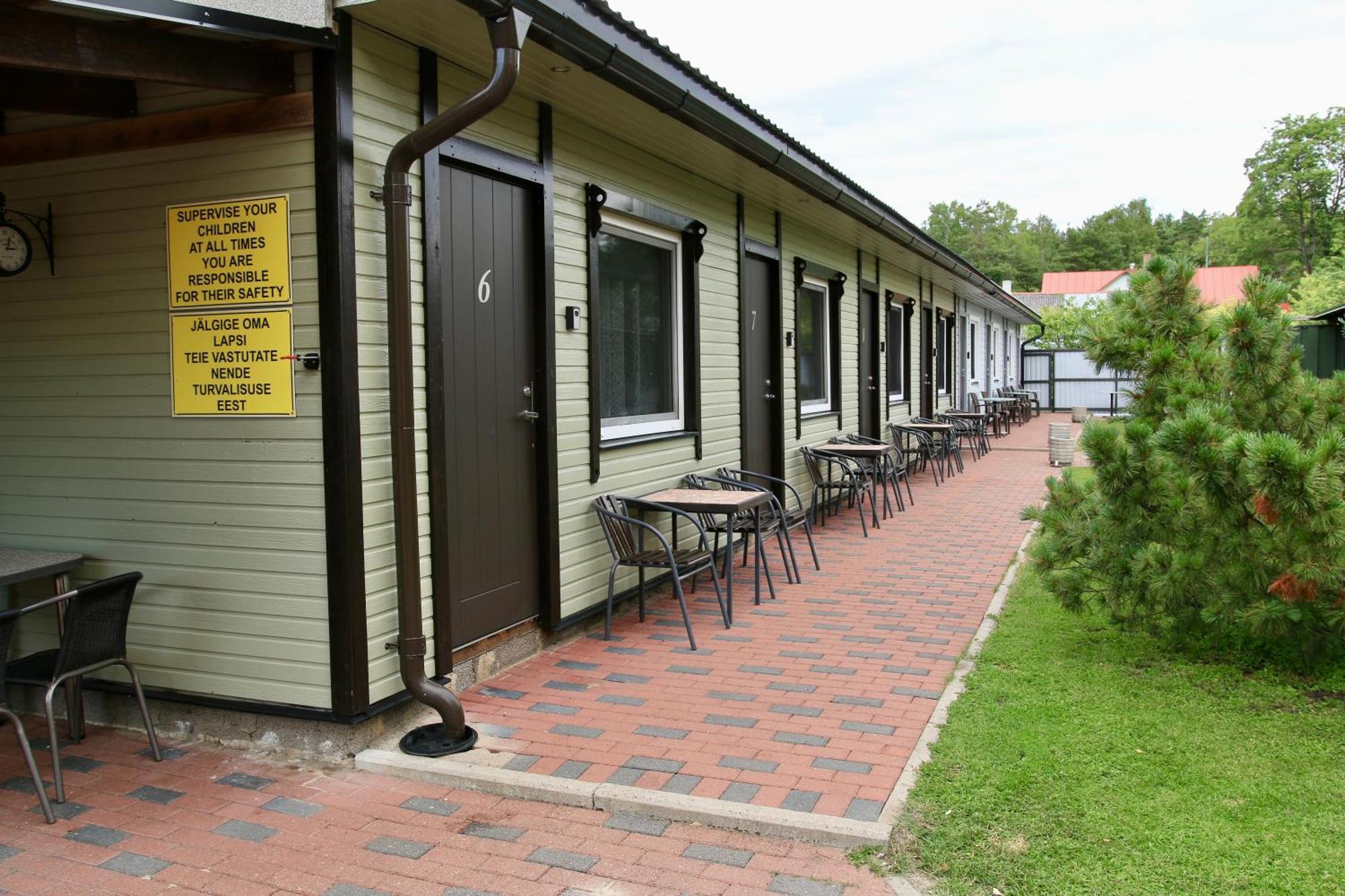 Guesthouse Maenniku パルヌ エクステリア 写真