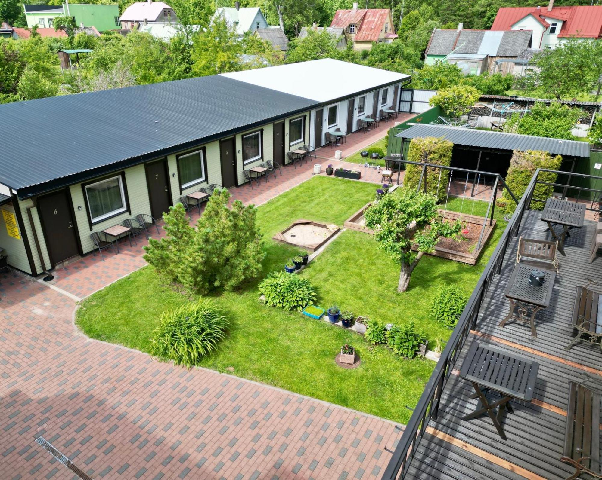 Guesthouse Maenniku パルヌ エクステリア 写真